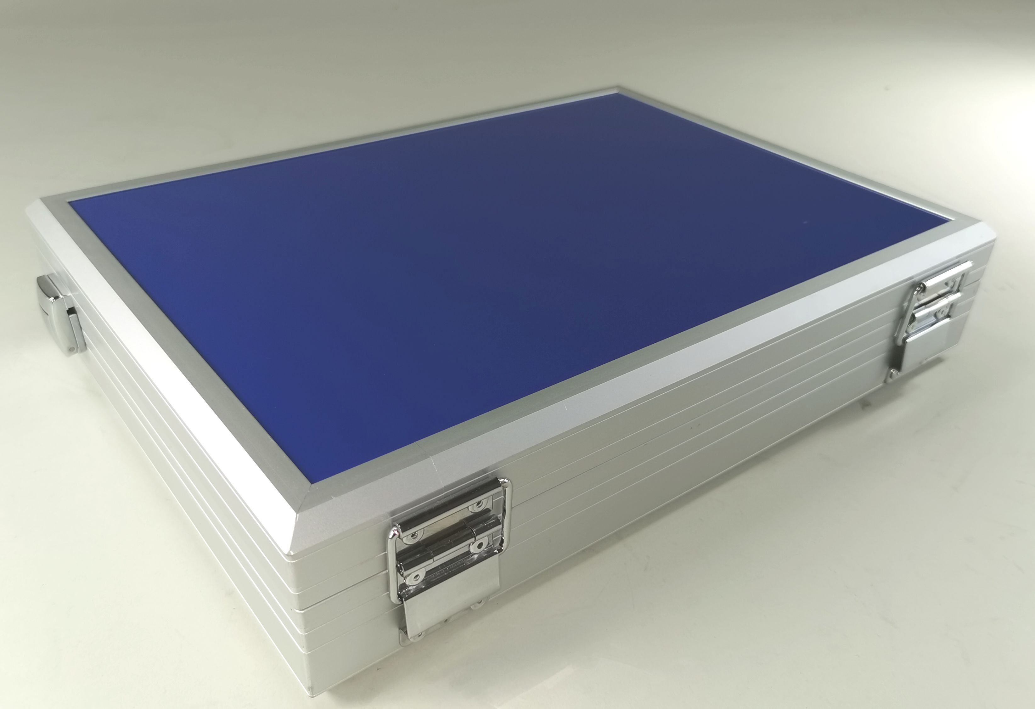 SOLID-LITE KASSETTE 3 Aluminium-Koffer blau