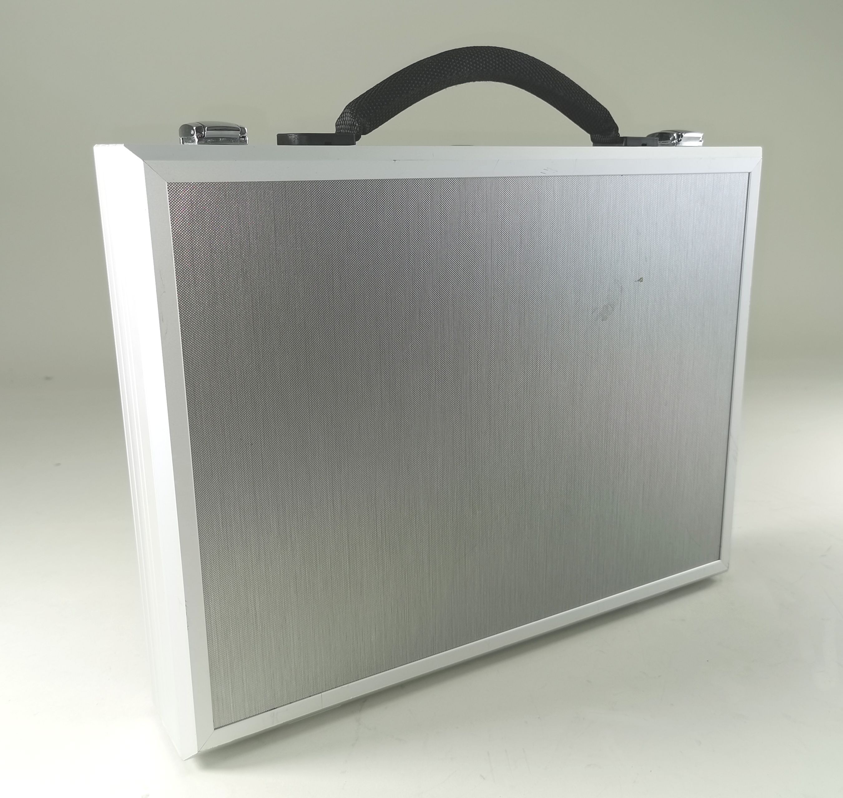 SOLID-LITE KASSETTE 2 Aluminium-Koffer silber